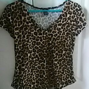 Cheeta print v-neck